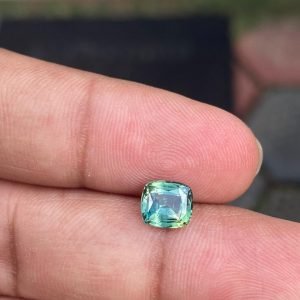 Bicolor Sapphire - 1.83 carats