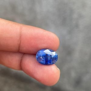 Blue Sapphire - 9 carats